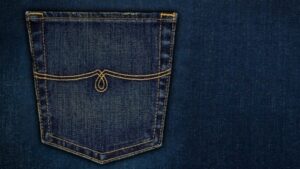Poche de jean cousue avec une aiguille Groz-Beckert MR